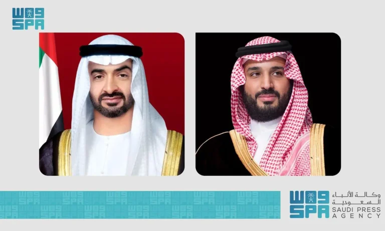 Politician / His Highness the Crown Prince receives a phone call from the President of the United Arab Emirates
