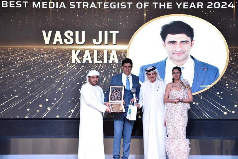 Fame King Vasu Jit Kalia honoured at the Gulf Achievers Awards